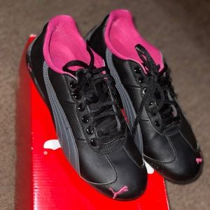 Puma shoes size 6